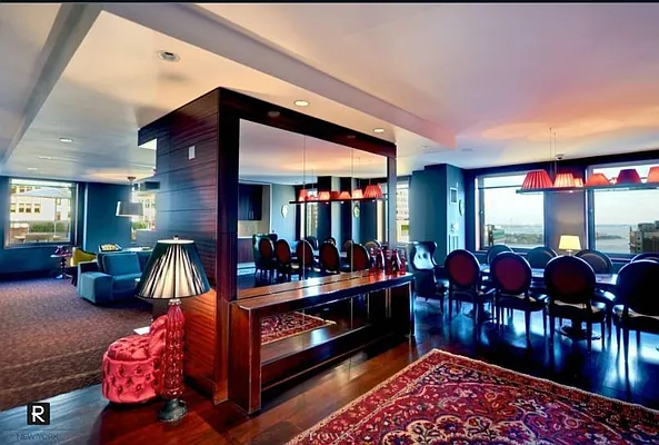 Sold by R New York | media 3