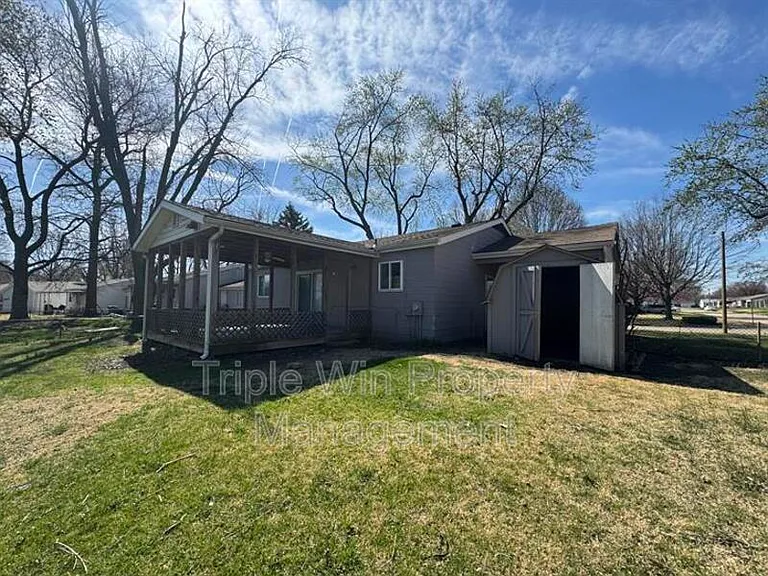 513 Coachway Ln — Photo 5