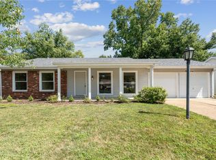 858 La Bonne Pkwy, Ballwin, MO