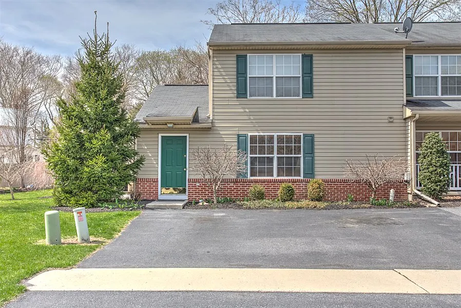 21 Petersburg Ln photo 1