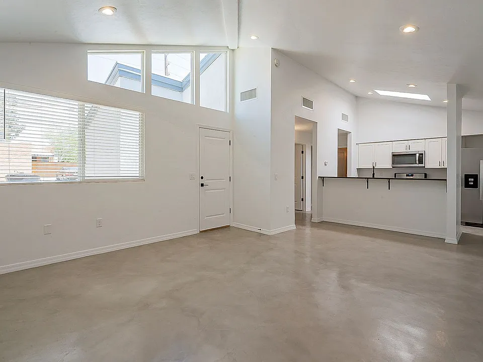 1043 & 1045 N. 2nd Ave.