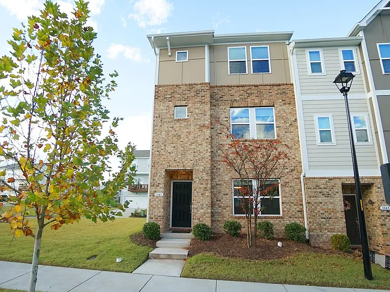 1041 Salt Glaze Ln — Photo 1