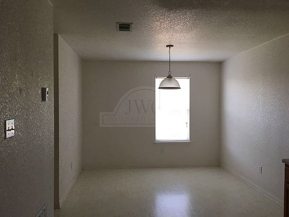 5th image of 1600 Dugger Cir APT C