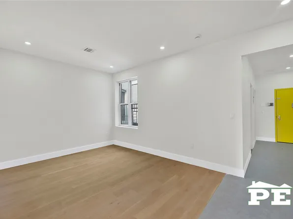 1715 Voorhies Avenue image 3 of 35