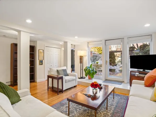 29 Holyoke St #1, Boston, MA 02116