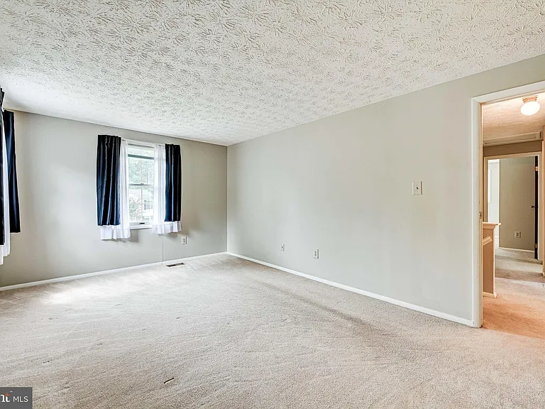 3381 Monarch Ln — Photo 31