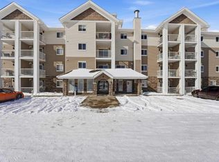 3 Broadway Rise #310, Sylvan Lake, AB T4S0G9