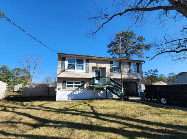 319 Iriquois Trl, Browns Mills, NJ 08015