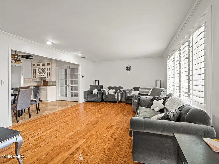 41 Poplar Ave — Photo 4