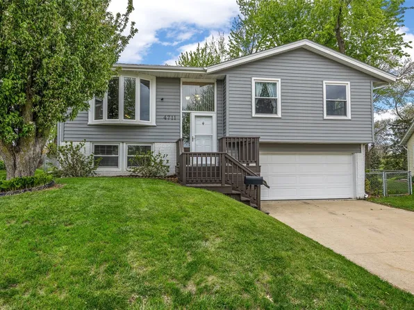 4711 Twin Pine Dr NE, Cedar Rapids, IA 52402