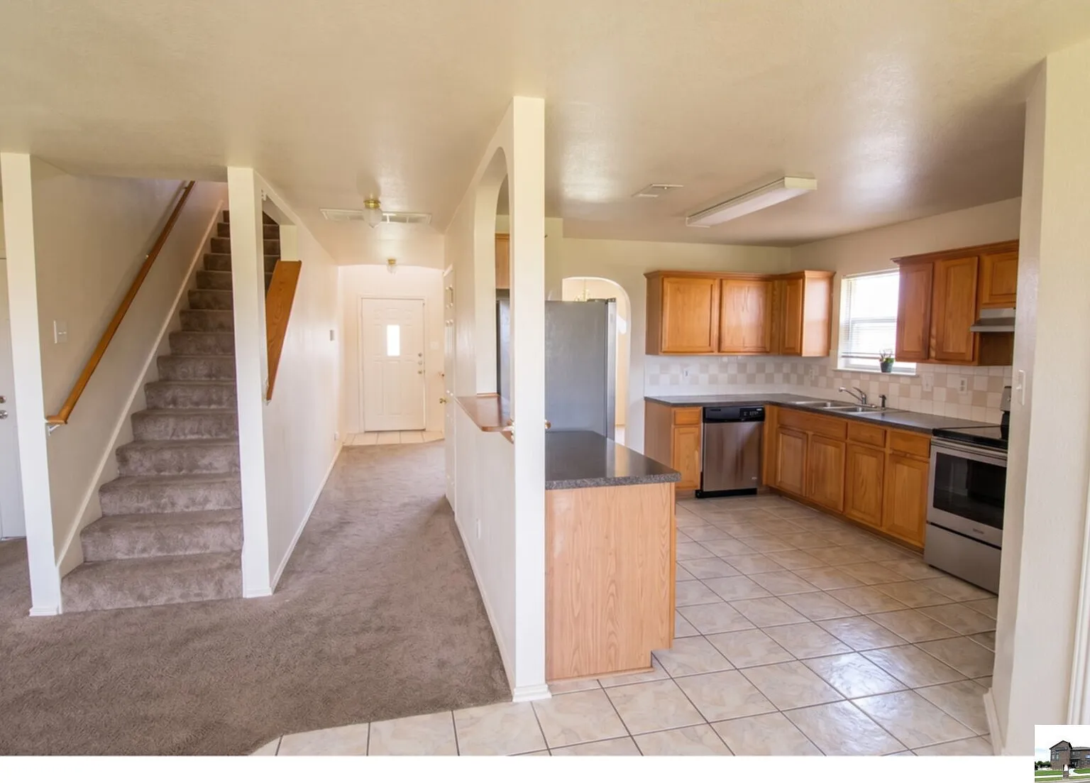 4 bed, 2.5 bath, 2184 sqft, $1,925 — Photo 4