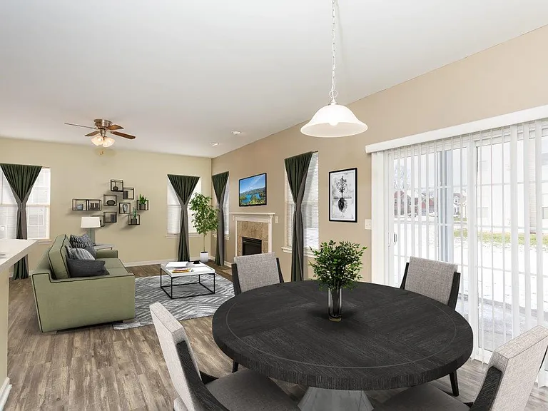 Saratoga Crossing Apartments & Townhomes — Photo 10