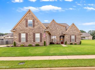 1535 Fall Garden Dr, Hernando, MS 38632