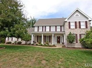 1577 Highland Valley Cir, Chesterfield, MO 63005