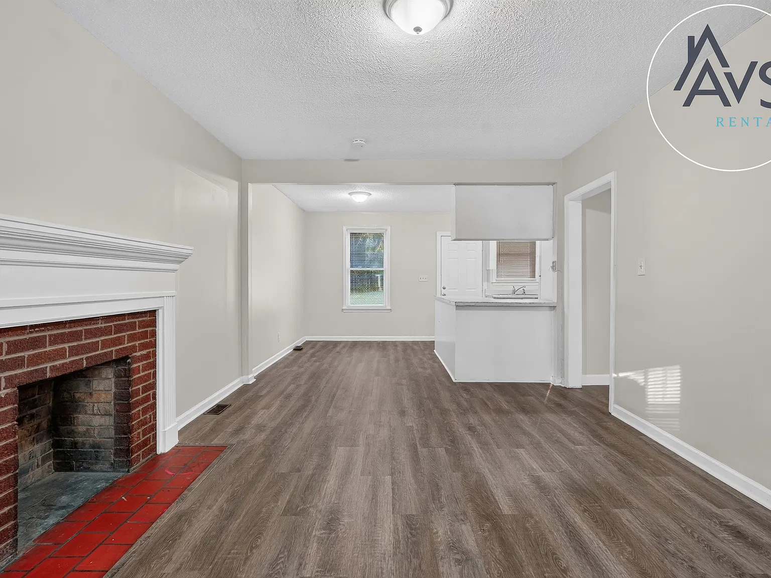 3 bed, 1000 sqft, $1,380 — Photo 4
