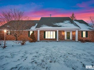 17215 N Mangold Rd, Edelstein, IL 61526