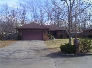 922 S Belcrest Ave, Springfield, MO 65802