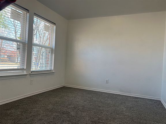 2nd image of 1023 Halifax Ln
