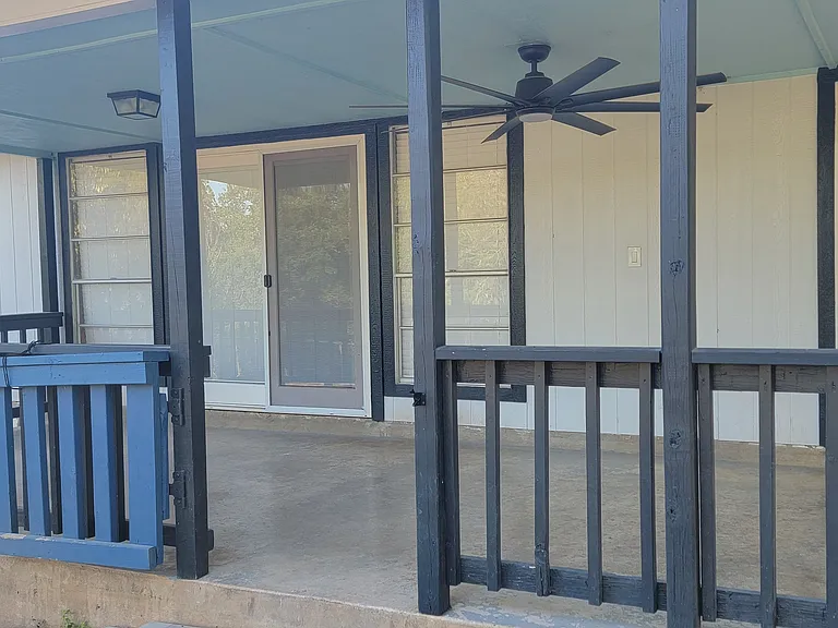1204 Lakeside Dr W — Photo 15