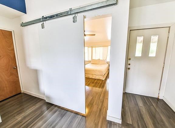 4th image of 1304 Mariposa Dr APT 214