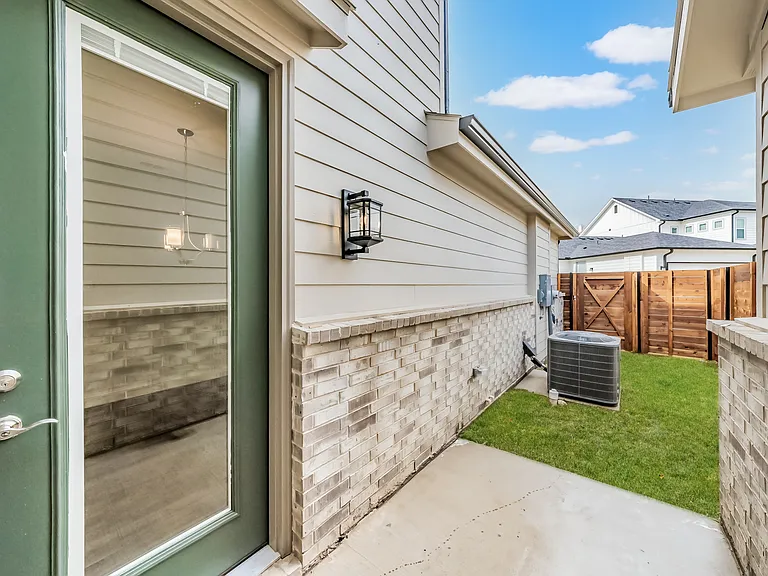 9613 Thorncrown Ln — Photo 31