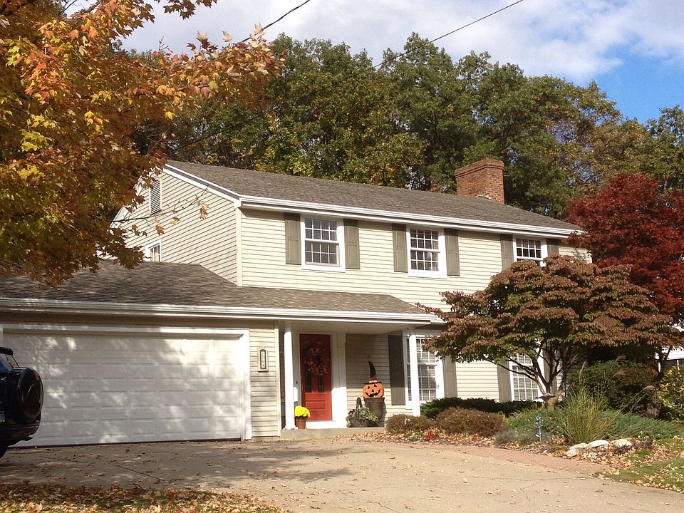 1st image of 2104 Easthill Dr