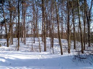 Deer Path Ln, Hartland, MI