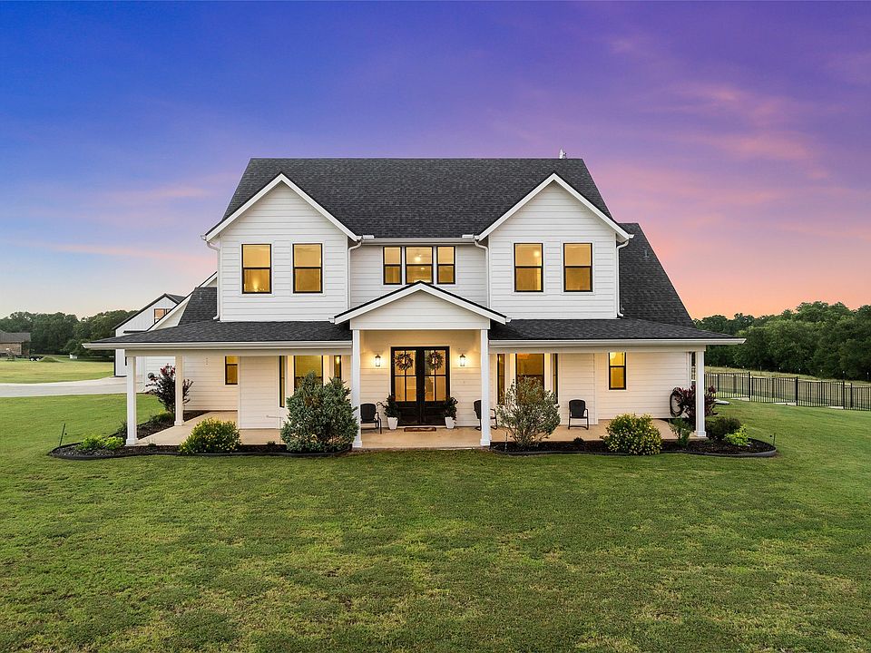 1st image of 252 Austin Hines Dr