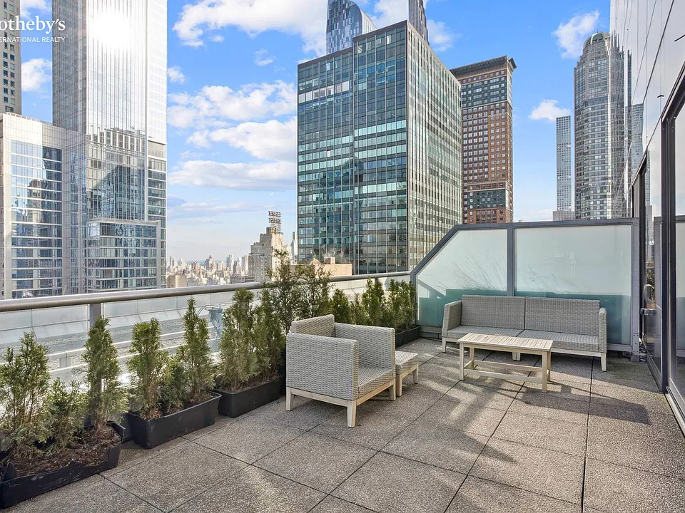 230 W 56th St #48F