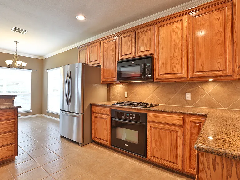 11921 Kingsville Dr — Photo 10