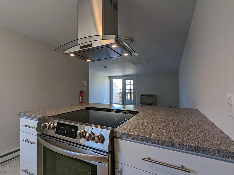 562 S Willard St — Photo 10
