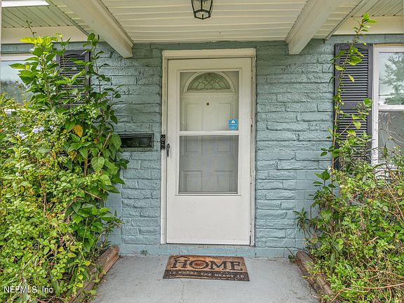 4th image of 5769 LAKE LUCINA Drive N