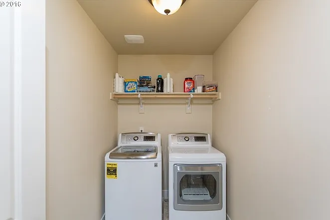 7697 NE Prefontaine St — Photo 18