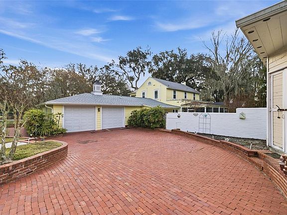 5th image of 1226 SE 9th Ave