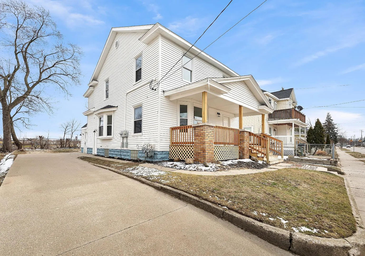 1754 Godfrey Ave SW - Upper — Photo 4