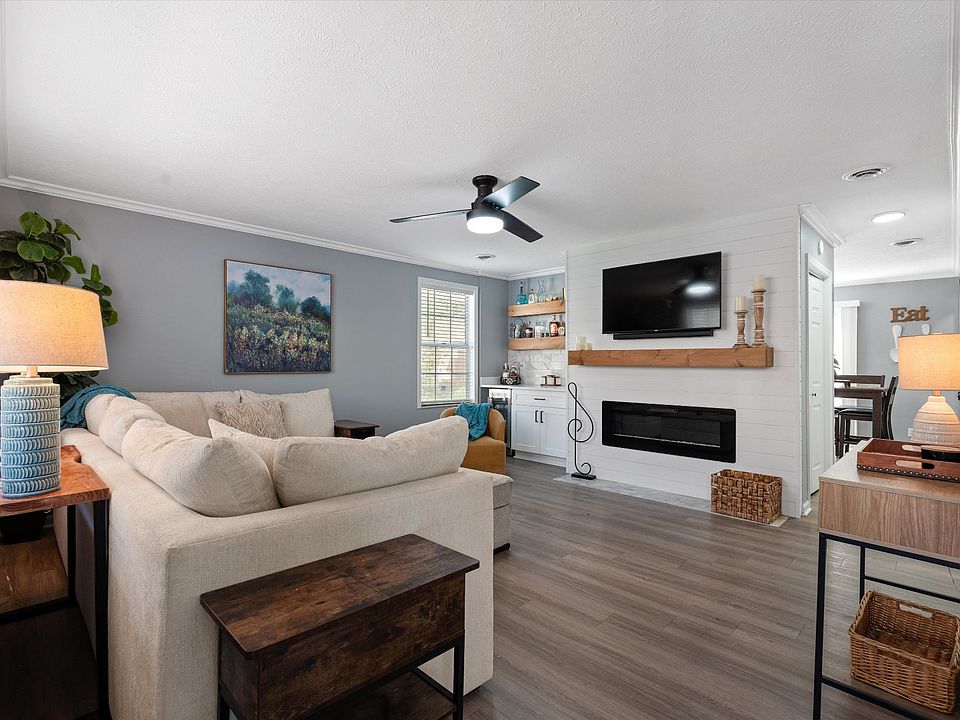 1st image of 413 S Timber Dr