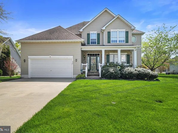 212 Saxondale Ln, Dover, DE 19904