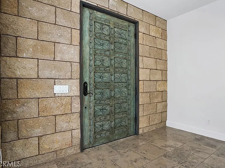 243 Poppy Ave — Photo 3
