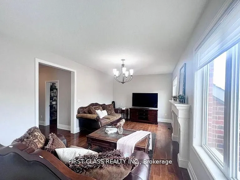 9 Wiley Ave #UPPER FLOOR — Photo 13