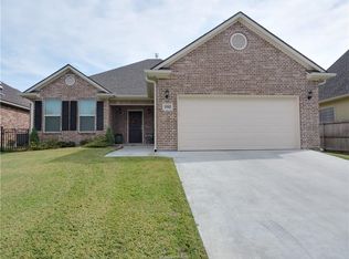 1910 Debbie Dr, Bryan, TX 77802