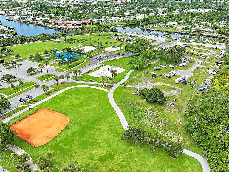 517 Gulf Rd — Photo 46