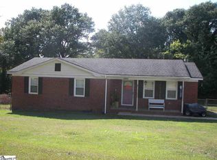 1045 Knollwood Acres Rd, Boiling Springs, SC 29316