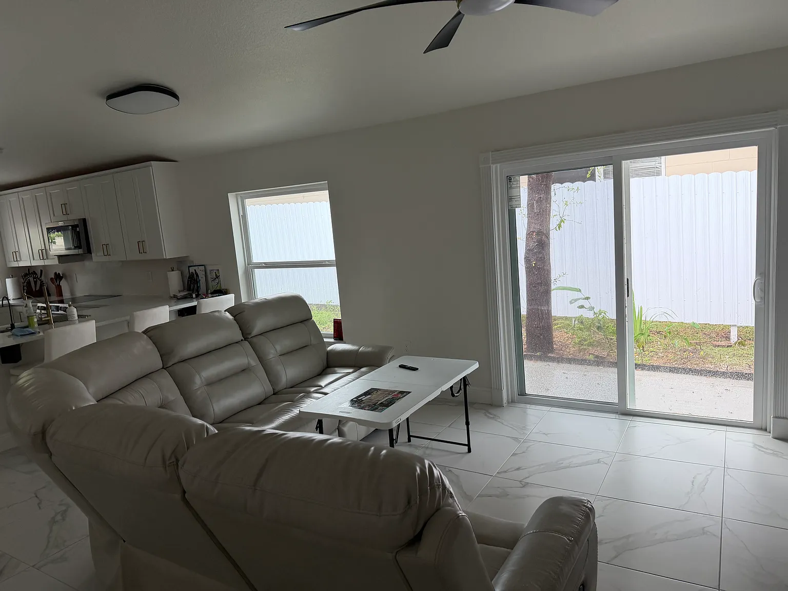3 bed, 1301 sqft, $2,500 — Photo 3