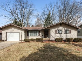1430 Seminole Rd, Norton Shores, MI 49441