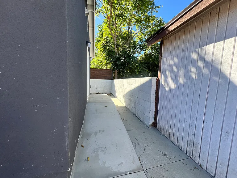 5310 Navarro St — Photo 16