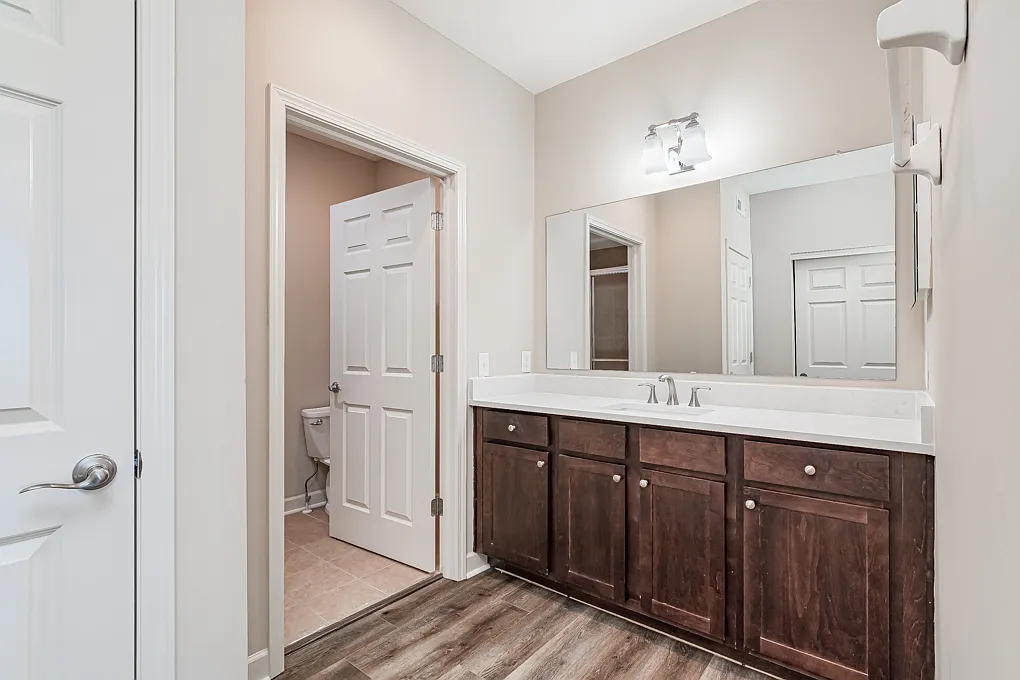 2 bed, 1323 sqft, $1,950 — Photo 4