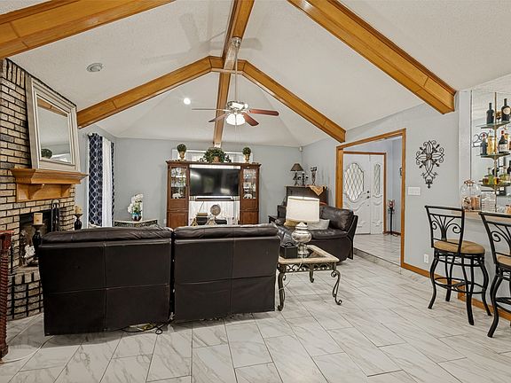 4th image of 2904 Pitkin Dr