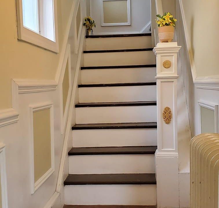 1st image of 125 Irving St #2