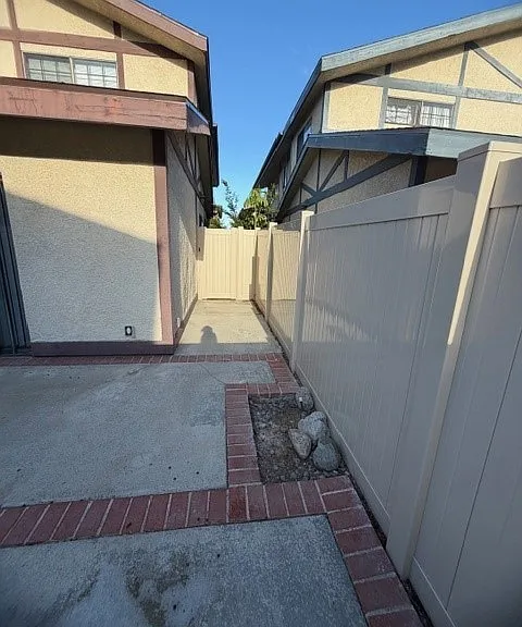 18435 Keswick St #13 — Photo 23