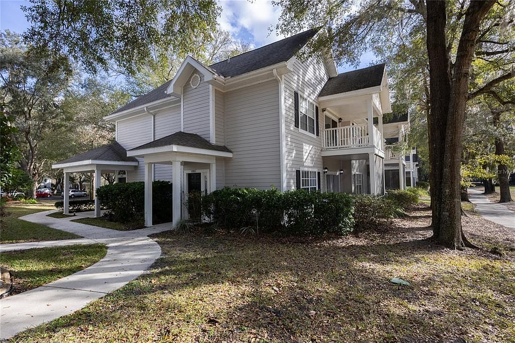 10000 SW 52nd Ave APT 185